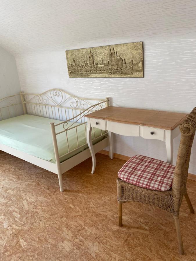 Zwischen Koeln Und Bonn, Central Oben Troisdorf Luaran gambar